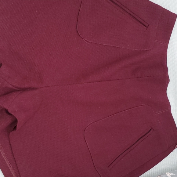 Essue Short - Picture 3 of 3